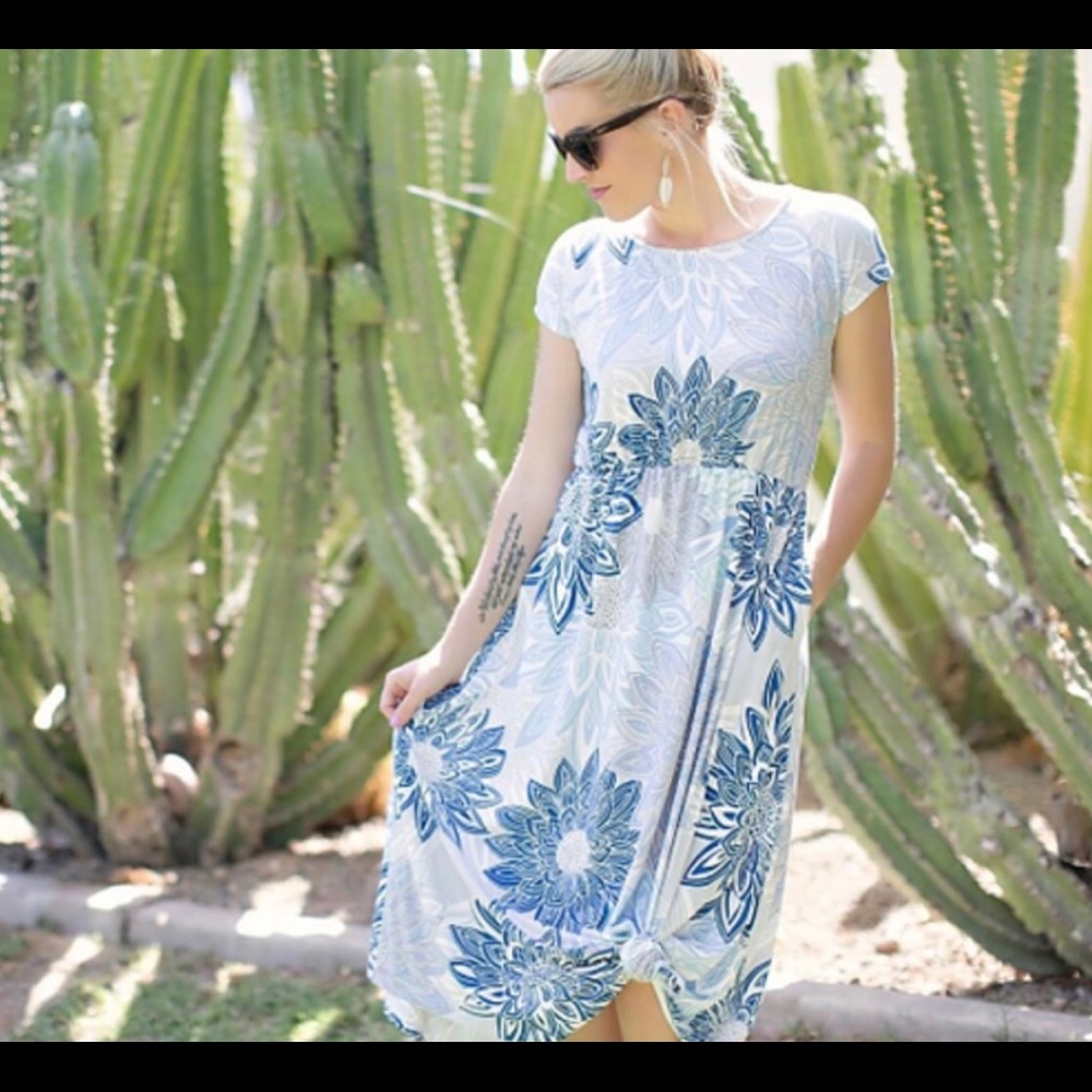 Amelia James short sleeve dress
